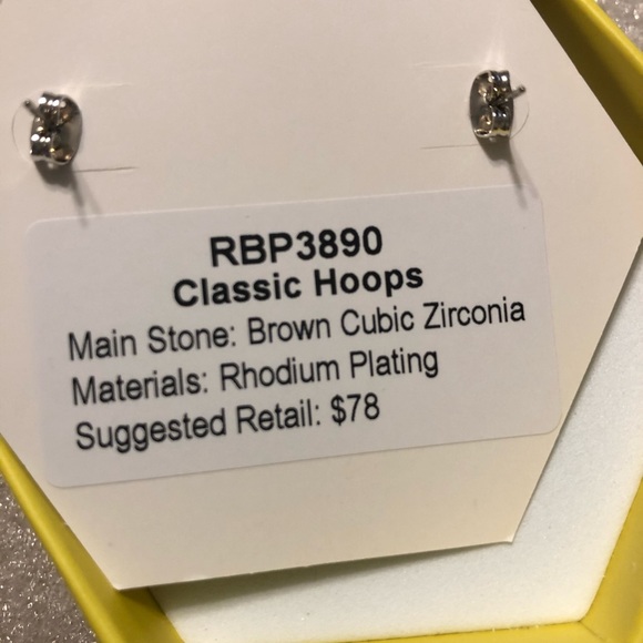 Earrings - Picture 3 of 3